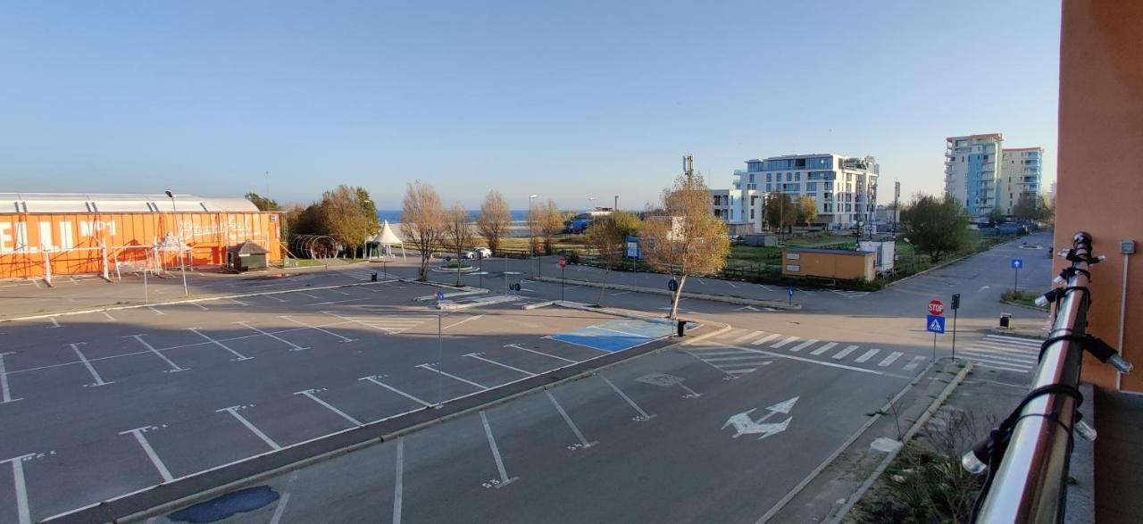 Nor Apartments Summerland Mamaia Exterior photo